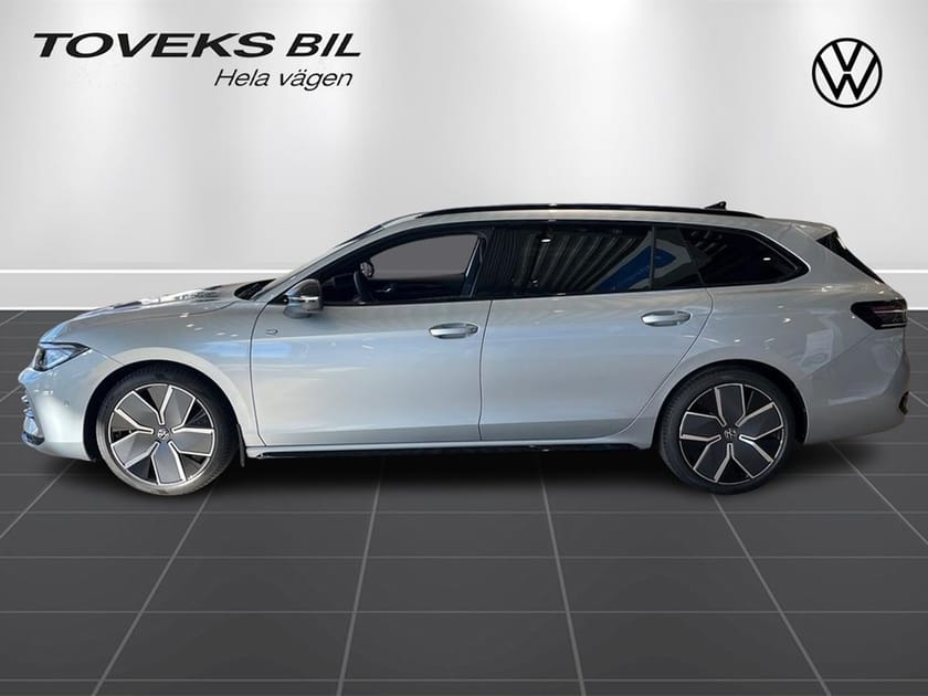Bild 3 av Volkswagen Passat Sportscombi R-LINE 2.0 TDI 4MOTION  25.000KR EXTRA I INBYTESST