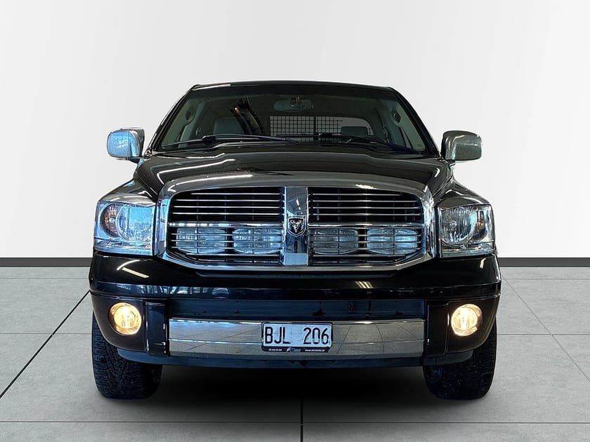 Bild 2 av Dodge Ram 1500 Quad Cab Dubbelhytt 5.7 V8 HEMI 4x4 MOMS S&V Drag Mvärme