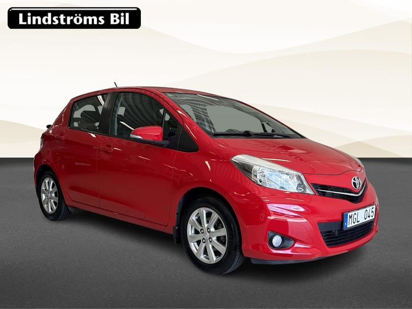 Bild 3 av Toyota Yaris 1.33 5-D Active, med extremt låga mil. Motorvärmare, Vinterhjul, underredsbehandlad