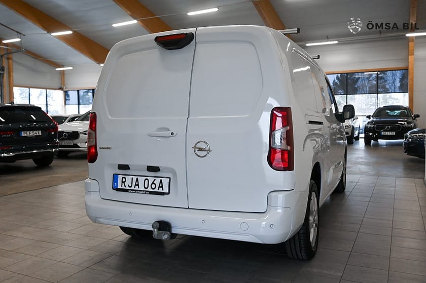 Bild 4 av Opel Combo Cargo XL 1.5 L2 Drag 131hk