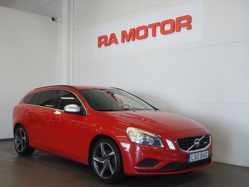 Bild 3 av Volvo V60 D3 R-Design 163hk | Drag | Bluetooth |
