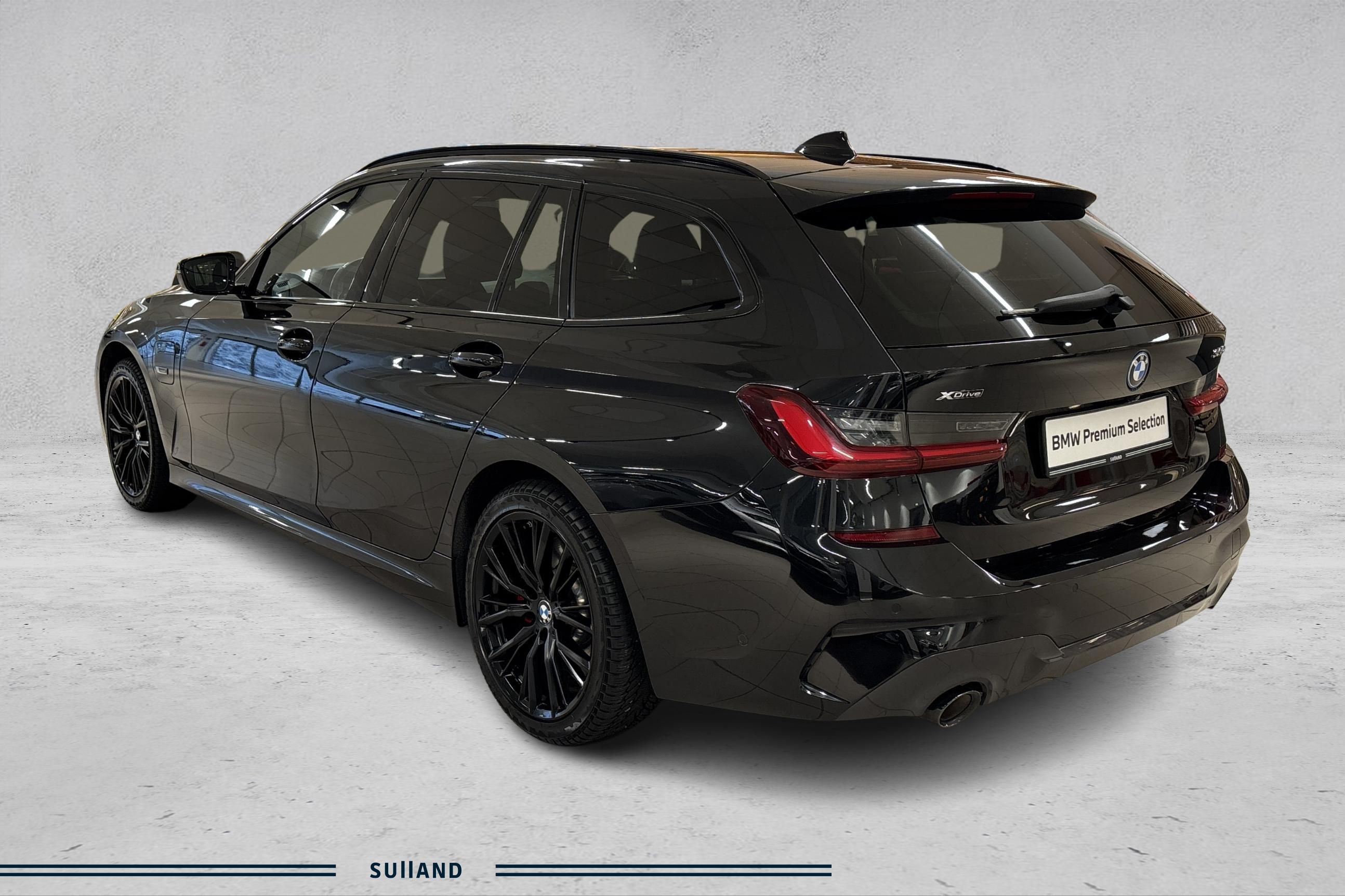 Thumnail bilde 2 av BMW 330e xDrive Touring