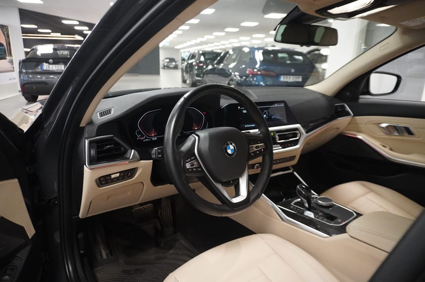 Bild 4 av BMW 330i xDrive Touring Luxury Pano Fartpilot Laser Värmare