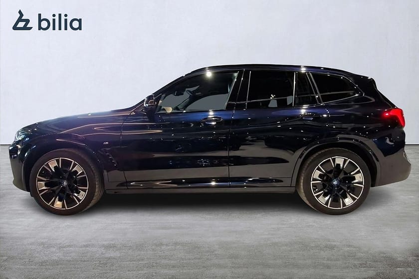 Bild 3 av BMW iX3 M Sport/Charged plus/Drag/Head up/Rattvärme/360