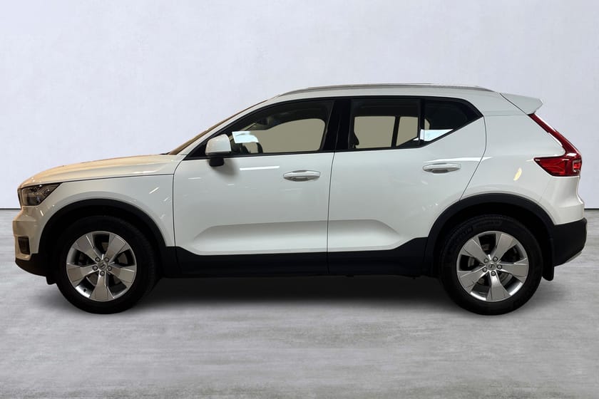 Bild 2 av Volvo XC40 B4 FWD Bensin Momentum Advanced SE