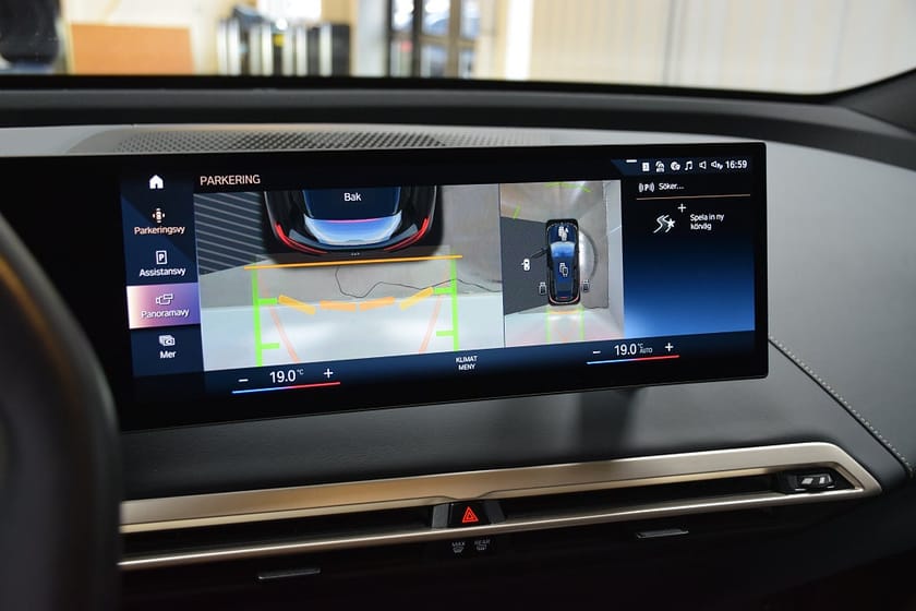 Bild 4 av BMW iX xDrive50 Sport Innovation Panoramaglastak