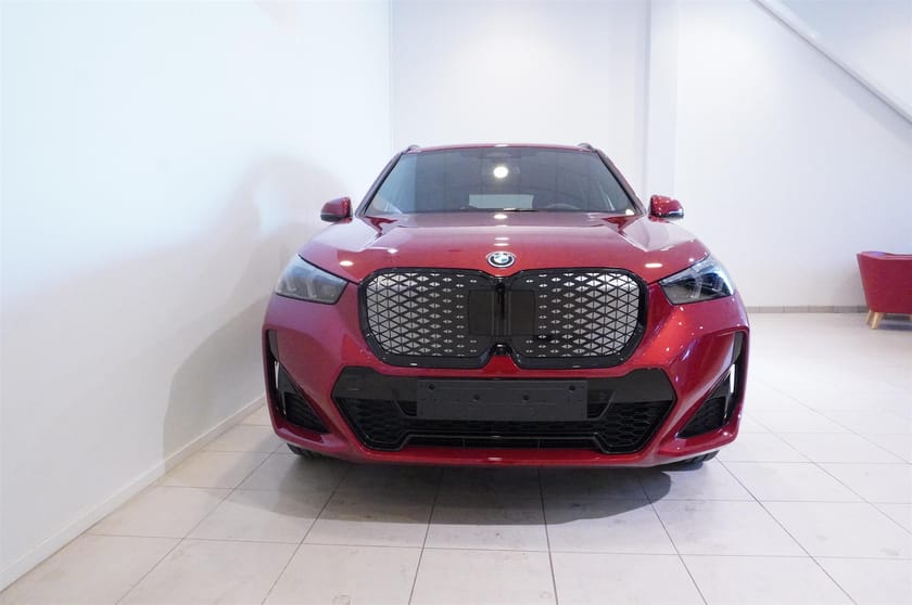 Bild 5 av BMW iX1 xDrive30 M Sport Pro Business Ed Drag DA Backkamera