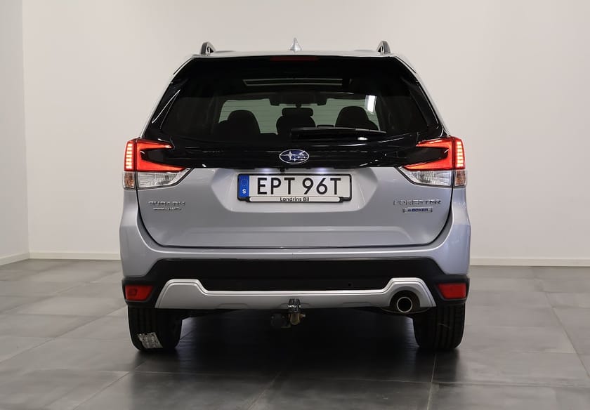 Bild 5 av Subaru Forester e-Boxer Summit Taklucka H/K V-Hjul Drag M-Värm