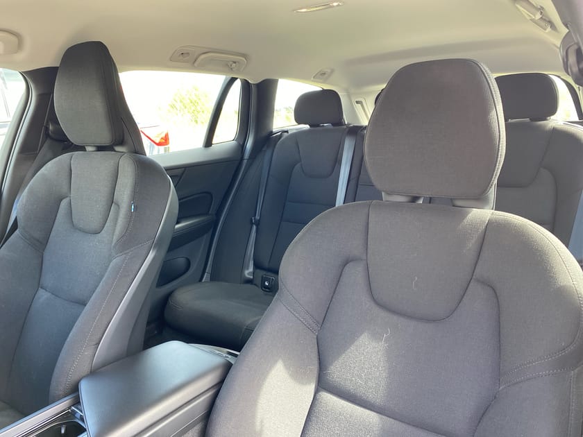 Bild 3 av Volvo V60 B4 Diesel Mom Adv Navi Pro Edition