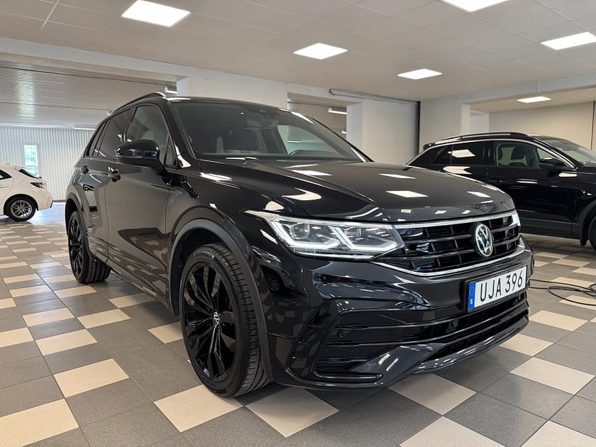 Bild 4 av Volkswagen Tiguan eHybrid 1.4 TSI Black Edt R-Line Cockpit Drag Navi 245H