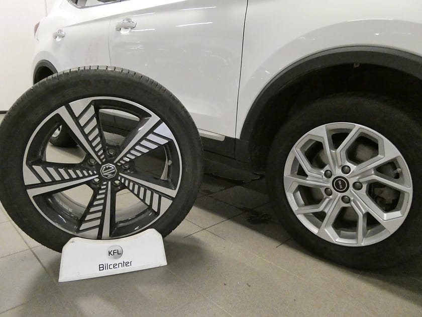 Bild 4 av MG ZS EV Pano-Skinn-Backkamera-Navi SoV