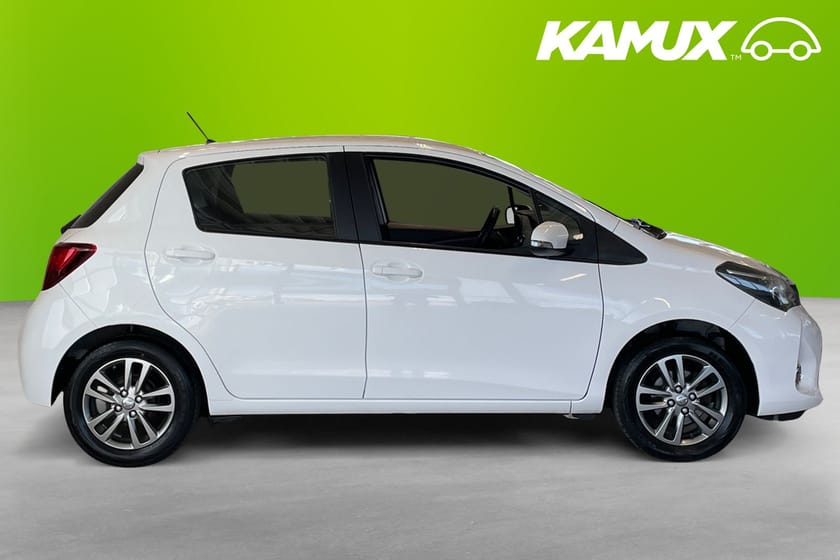 Bild 2 av Toyota Yaris 1.33 Dual VVT-i Manual, 99 hk 2017 Nyservad Backkamera