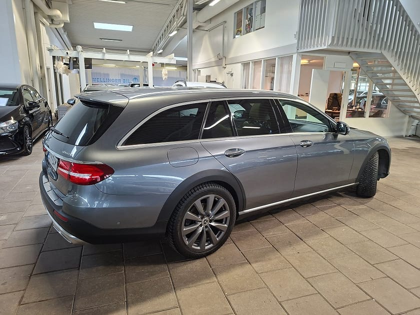 Bild 3 av Mercedes-Benz E 220 d 4MATIC All-Terrain 9G-Tronic "SE SPEC"