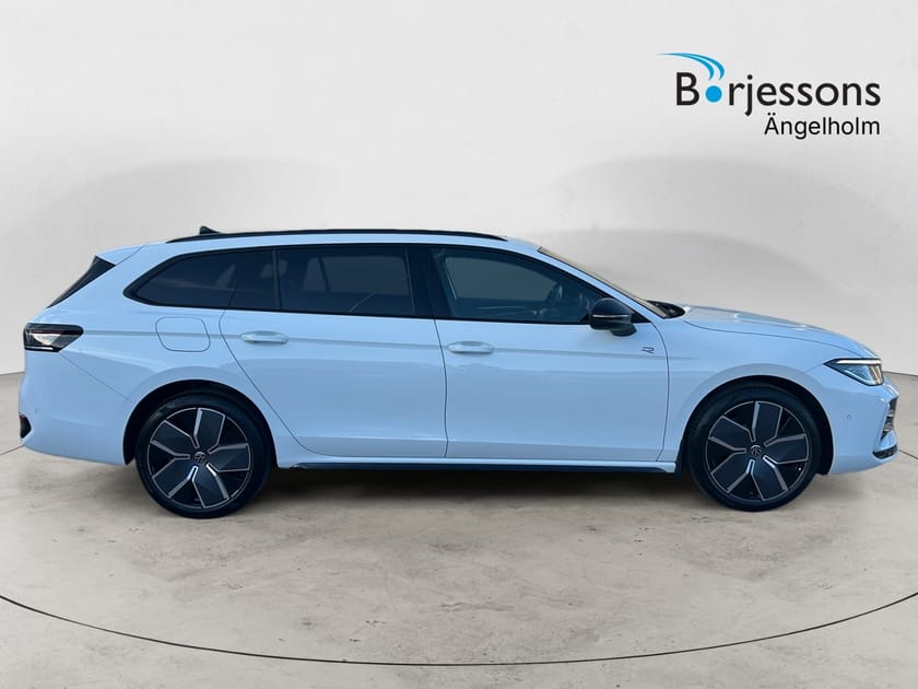 Bild 2 av Volkswagen Passat Variant eHybrid e-Hybrid 272hk DSG R-line