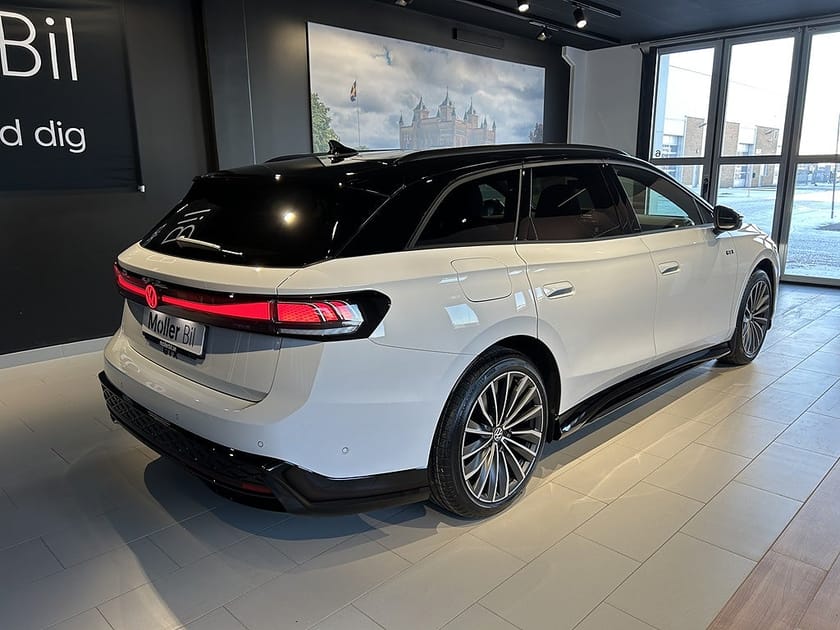 Bild 3 av Volkswagen ID.7 GTX Tourer 86 KWH BATTERI 340 HK 1 VXL