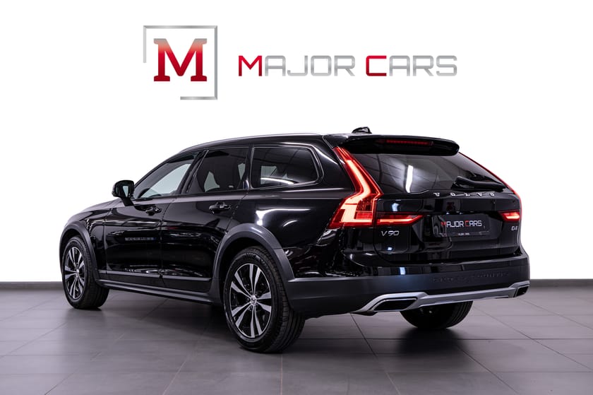 Bild 4 av Volvo V90 Cross Country D4 AWD Momentum Adv B-Kamera Keyless Värmare Carplay
