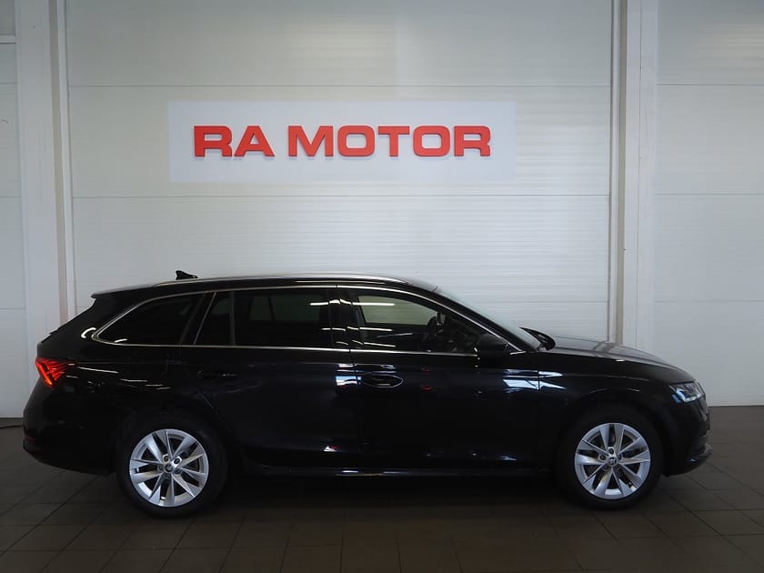 Bild 4 av Škoda Octavia Kombi iV Skoda 204hk DSG PHEV Style | Drag | Backkamera | Värmare |