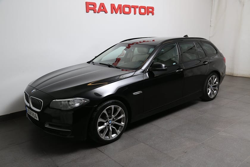 Bild 1 av BMW 520d xDrive Touring 190hk Aut Panorama l 19” l Dieselvärmare