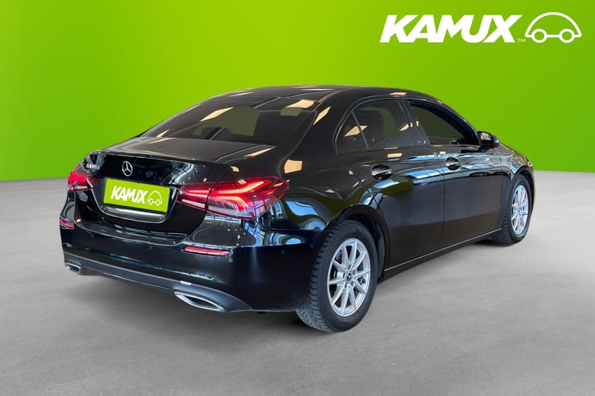 Bild 4 av Mercedes-Benz A 180 d Sedan Premium Night Wide CarPlay Kamera Navi