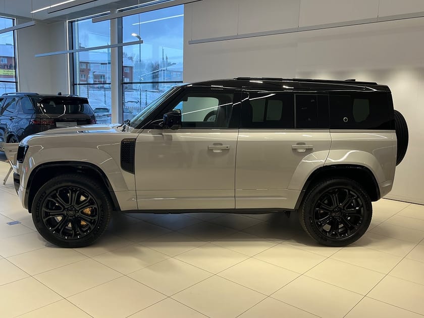 Bild 2 av Land Rover Defender Octa P635 V8 *OMGÅENDE LEVERANS*