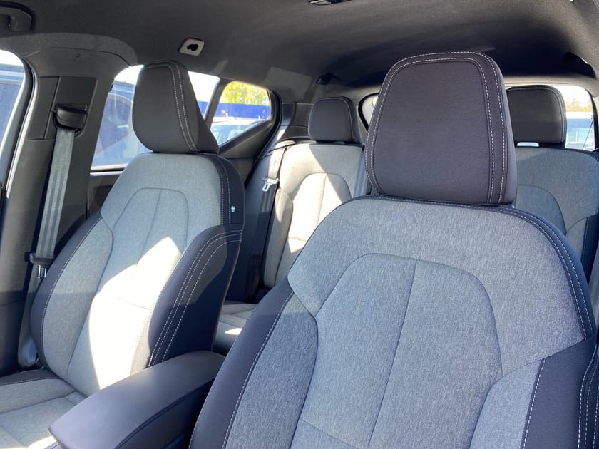 Bild 3 av Volvo XC40 B4 FWD Bensin Plus Dark