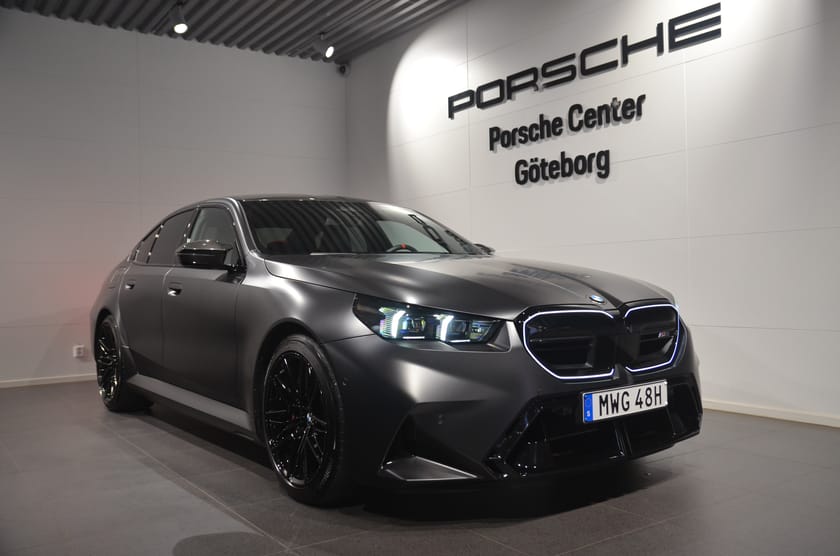 Bild 2 av BMW M5 xDrive / Frozen Deep Grey Metallic / VAT