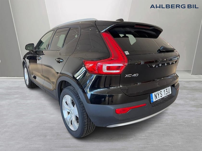Bild 3 av Volvo XC40 B4 II FWD Bensin MomAdv NaviPro Edt, Lastpaket, Dragkrok Halvautomatisk, Panoramaglastak, Parkeringskamera Bak, Navigation