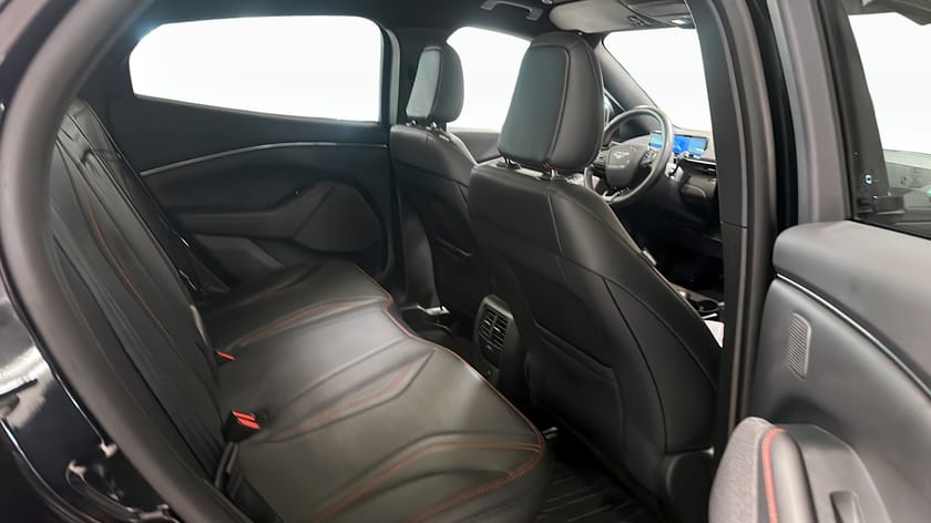 Bild 5 av Ford Mustang Mach-E Long Range AWD 351hk Premium Pkt B&O Pano