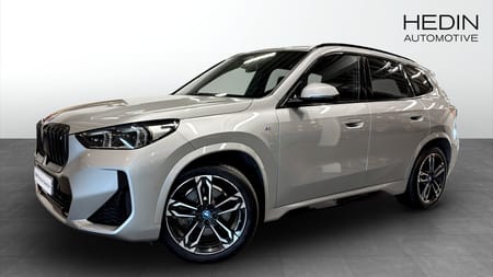 BMW iX1 xDrive30 xDrive 30 M-Sport Lucka Dragkrok Harman Kardon Tonade rutor
