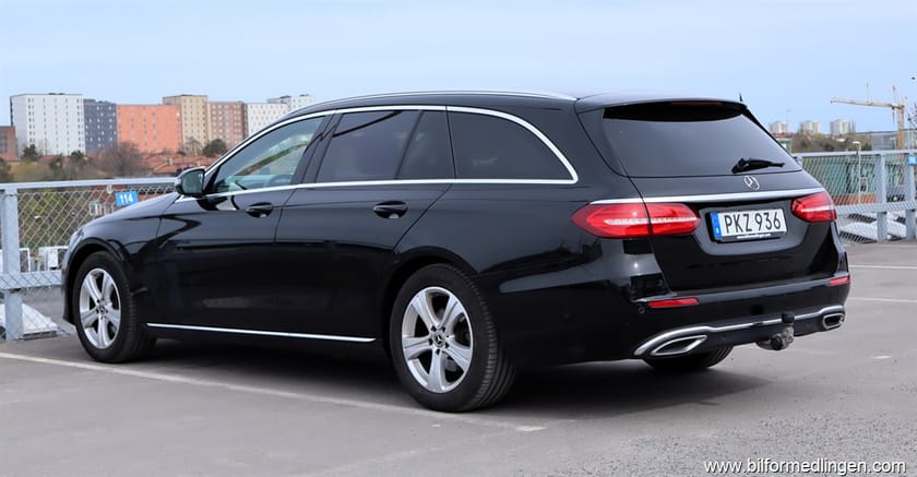 Bild 4 av Mercedes-Benz E 220 T d 4MATIC Avantgarde S/V-hjul GPS