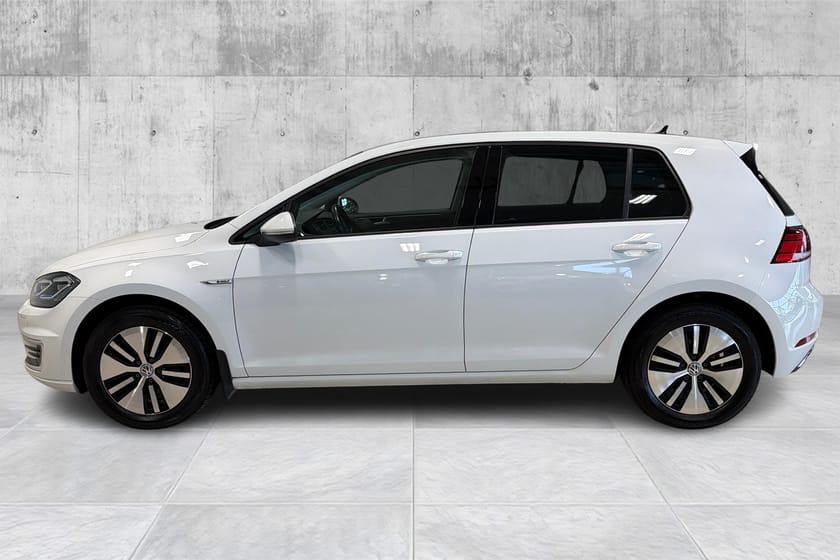 Bilde 2 av Volkswagen e-Golf Exclusive Skinnseter/Varmepumpe/Kamera/ACC/Navigasjon