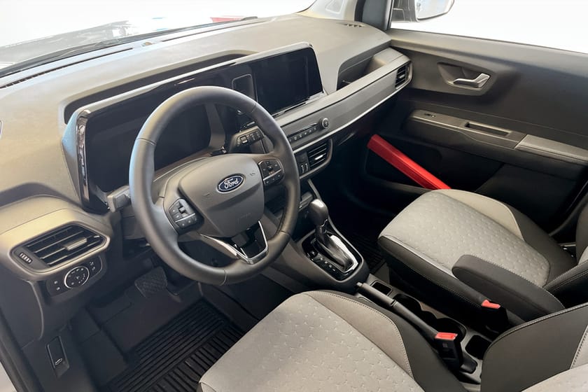 Bild 5 av Ford Transit Courier Skåp Limited 1.0L EcoBoost 125hk 7AT FWD Lagerbil