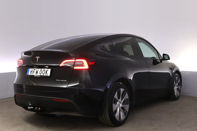 Bild 5 av Tesla Model Y Long Range AWD Autopilot Pano Drag