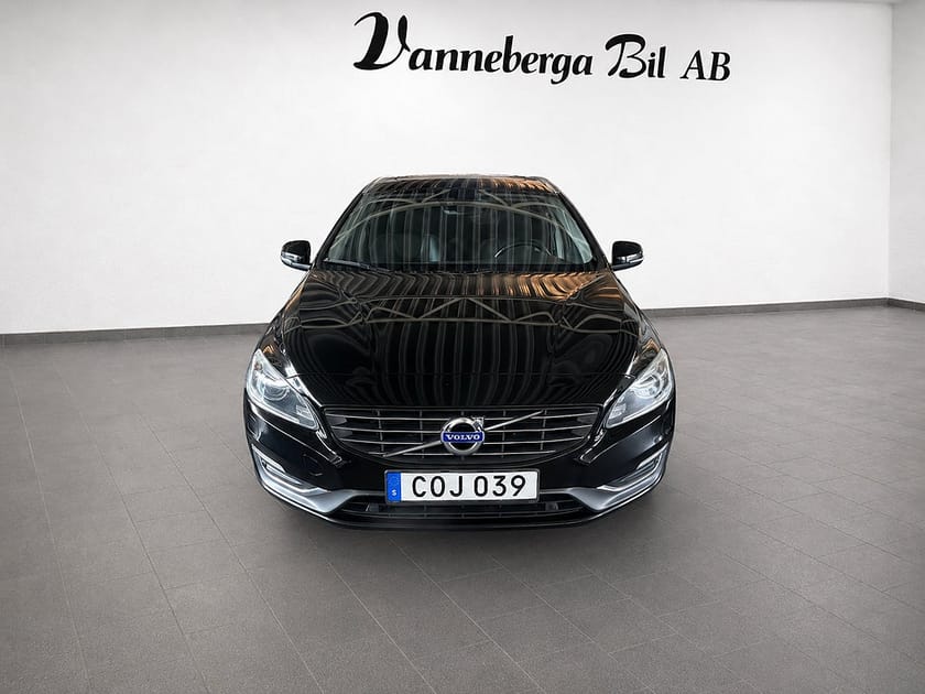 Bild 2 av Volvo V60 D4 Summum Drag/GPS/Taklucka/Skinn/GPS/Skinn/Euro 6