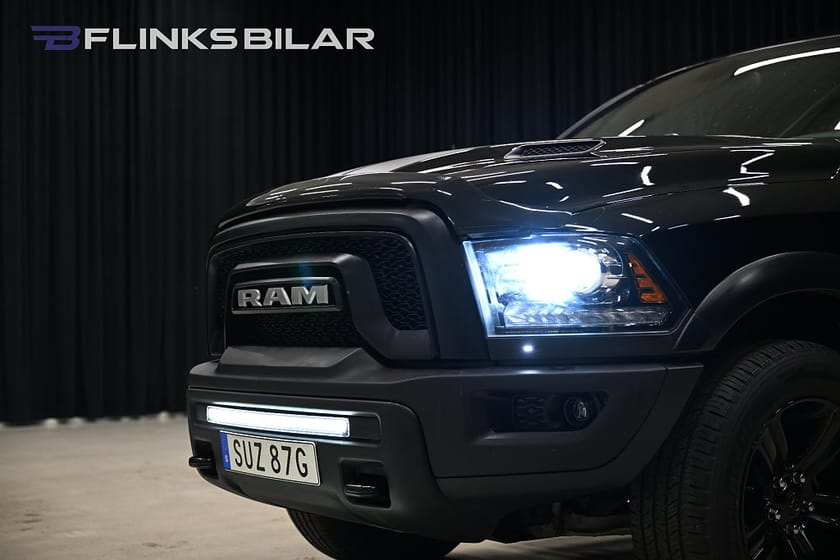 Bild 4 av RAM 1500 Crew Cab 5.7 V8 HEMI 4x4 395HK Warlock|Kåpa|Drag|EnÄgare|Leasbar