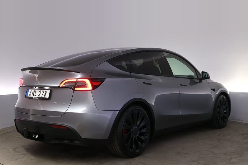 Bild 5 av Tesla Model Y Performance AWD Autopilot Pano Drag