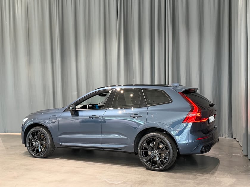 Bild 3 av Volvo XC60 T6 Plus Black Nordic Edition Lagerbil