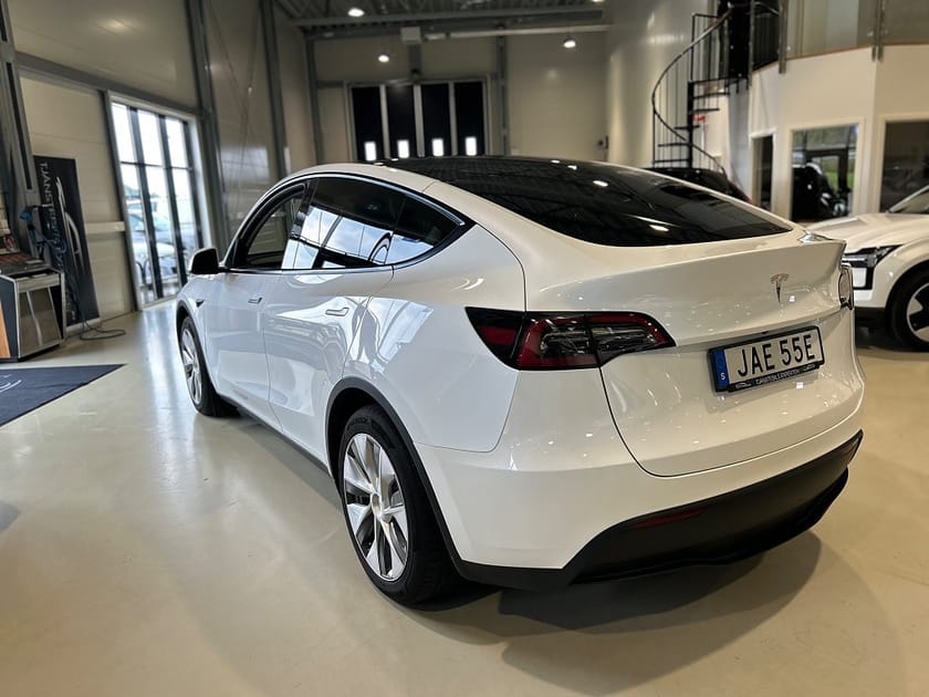 Bild 4 av Tesla Model Y Standard Range RWD 299hk / dragkrok / MOMS