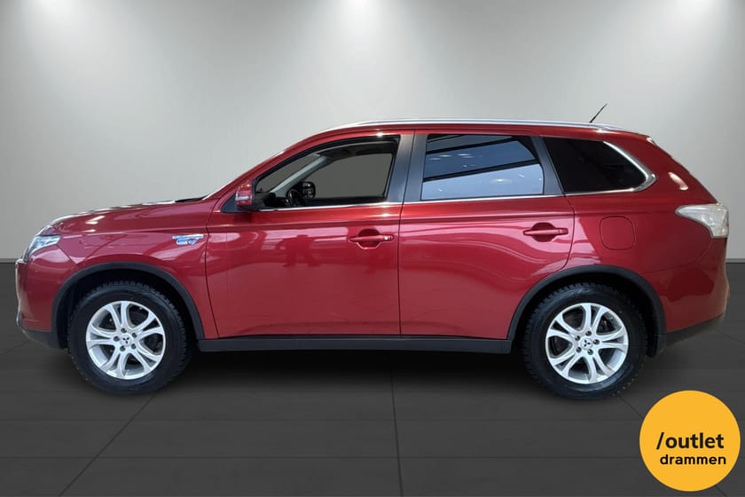 Bilde 2 av Mitsubishi Outlander PHEV INSTYLE+ /PHEV / Skinn / Rockford / Hengerfeste /
