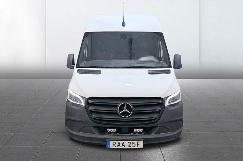 Bild 3 av Mercedes-Benz Sprinter 317 CDI RWD Panel Van Skåp Aut 3-sits Kamera CarPlay FullservMB