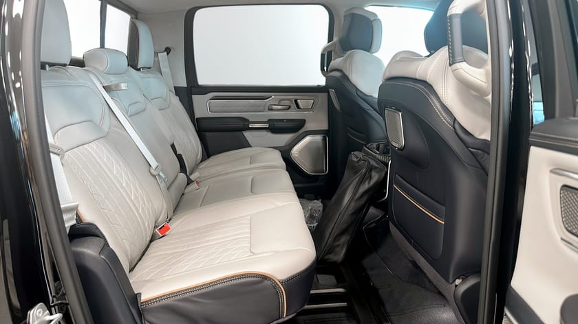 Bild 5 av RAM 1500 RHO TUNGSTEN CREW CAB