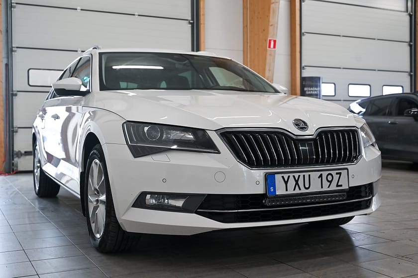 Bild 3 av Škoda Superb Kombi Skoda  2.0 TDI 4x4 Business Edition Kamera Kamrem bytt 190hk