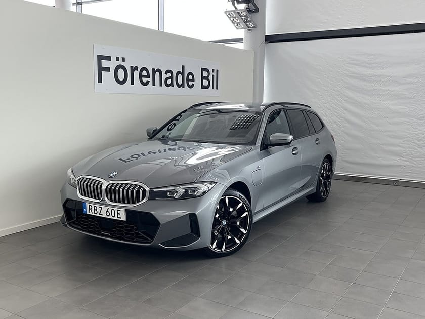 Bild 1 av BMW 330e xDrive Touring M Sport H/K Drag Rattvärme Adpt Farth