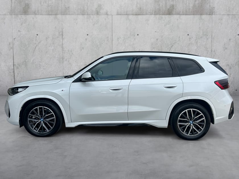 Bilde 2 av BMW iX1 xDrive30 Fully Charged|H.Feste|Head-up|H.Kardon|360