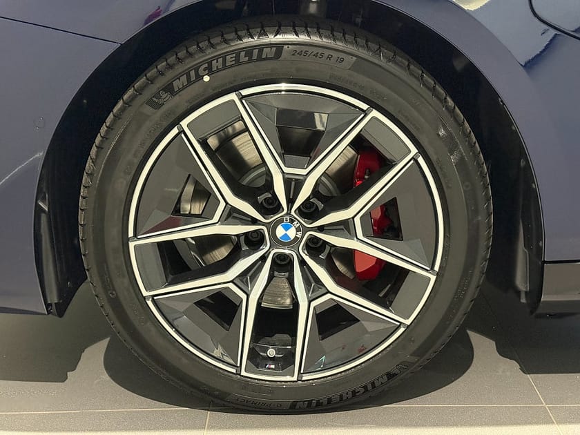 Bild 5 av BMW 530e xDrive Touring M Sport Business Drag HUD H/K Adpt Farth