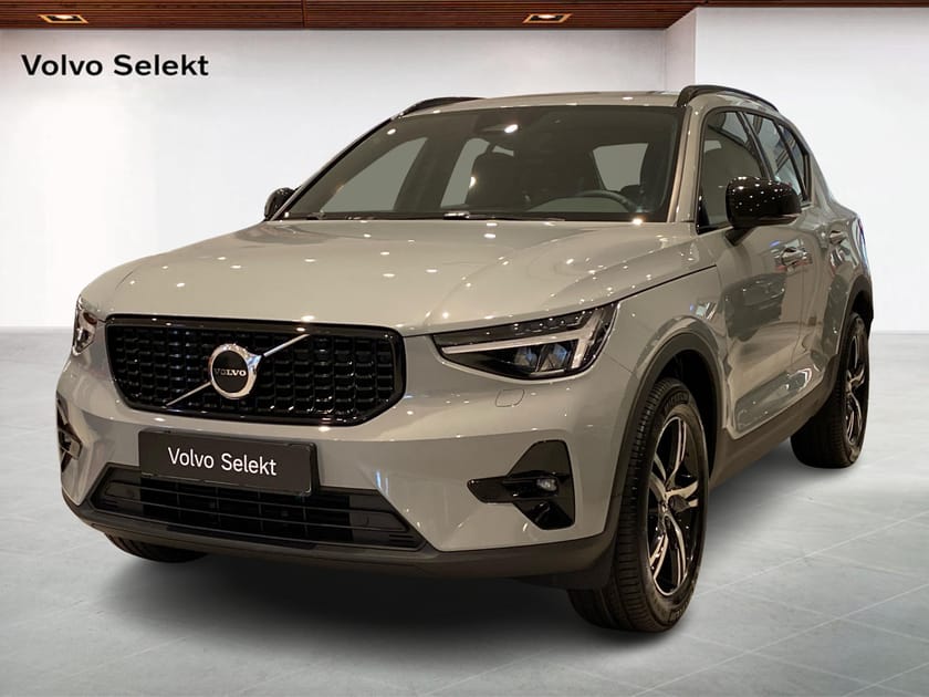 Bild 1 av Volvo XC40 B4 FWD Bensin Plus Dark