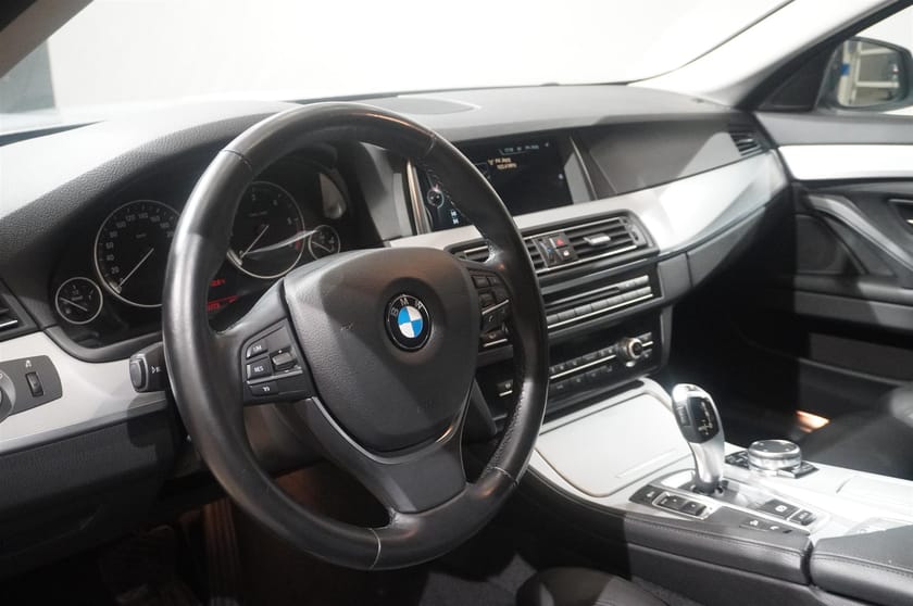 Bild 2 av BMW 520d xDrive Touring Läder Nav El.drag