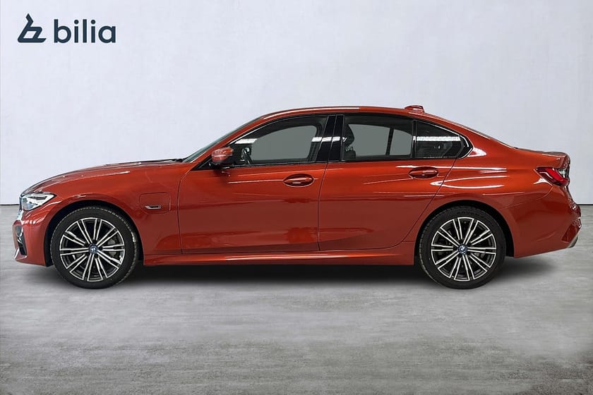 Bild 3 av BMW 330e xDrive Sedan M-Sport | Drag | Rattvärme | Comfort Acces