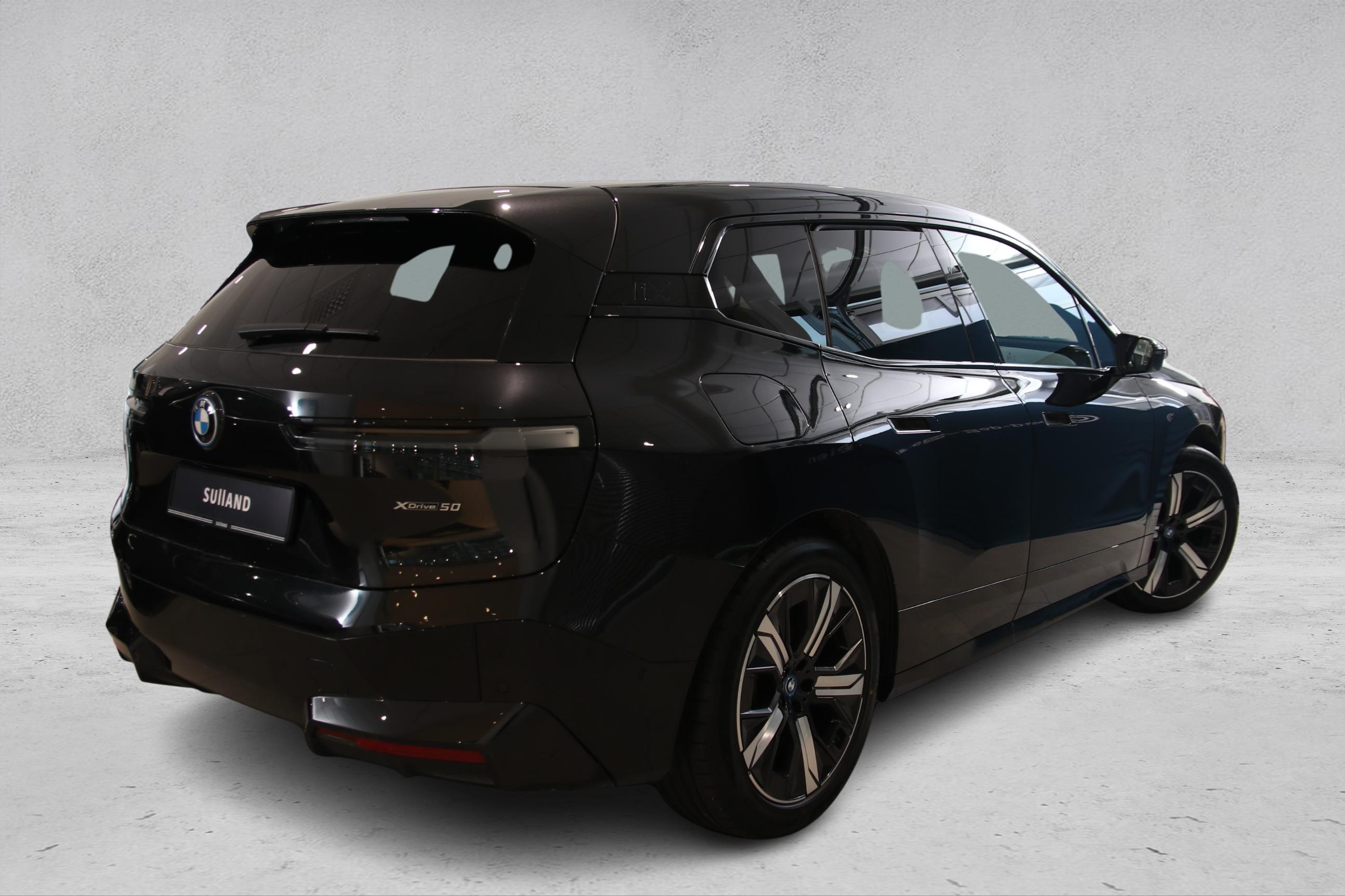 Thumnail bilde 3 av BMW iX xDrive50