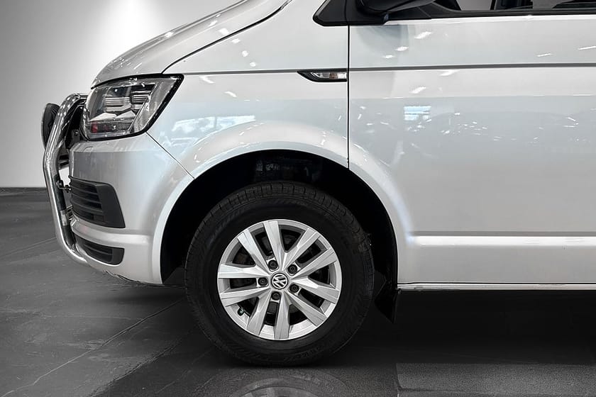 Bild 2 av Volkswagen Transporter Kombi 2.0 TDI 150hk EU6 5-sits Aut Lång D-värm Drag LED